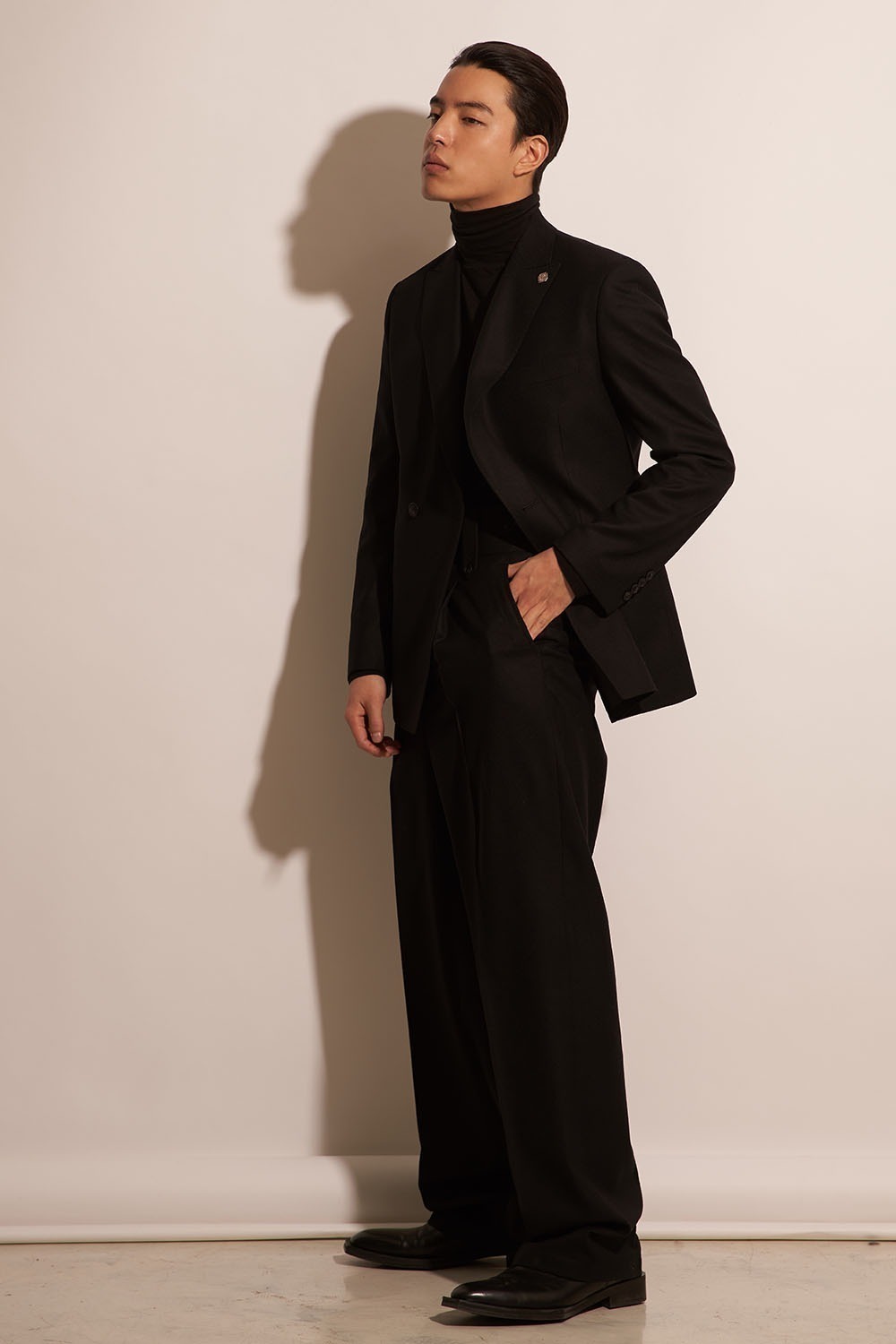 Gurka design Wool blended pants black 구르카 디자인 울블렌디드 팬츠 블랙