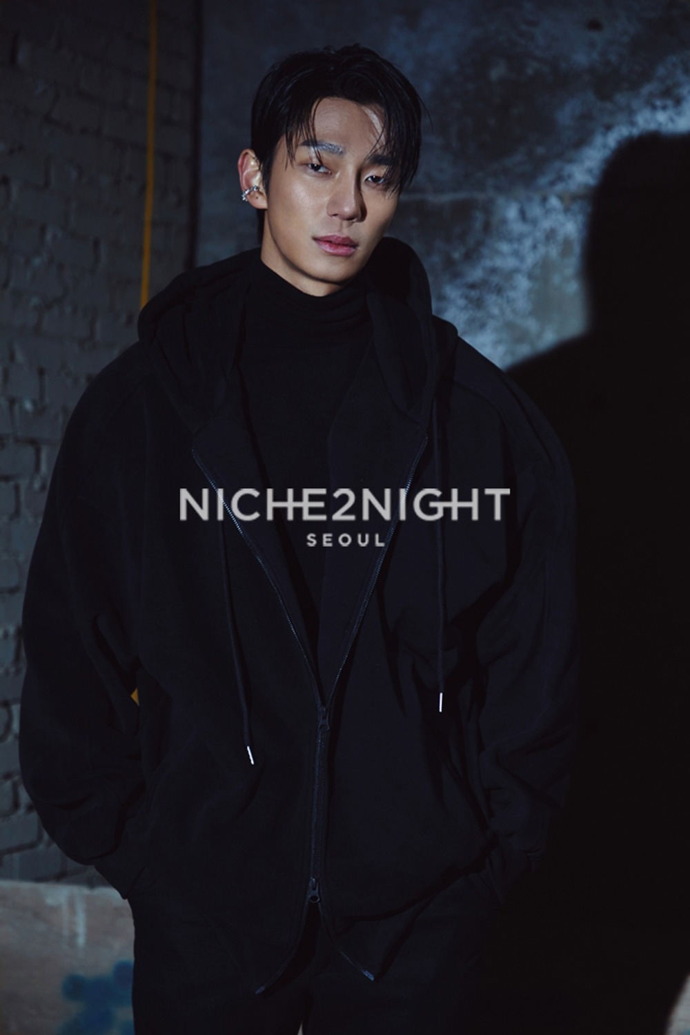 [ NICHE2NIGHT logo embroidery overfit  2way zip-up hoodie - BLACK ]  니치투나잇 로고 자수 오버핏 투웨이 집업 후드 블랙